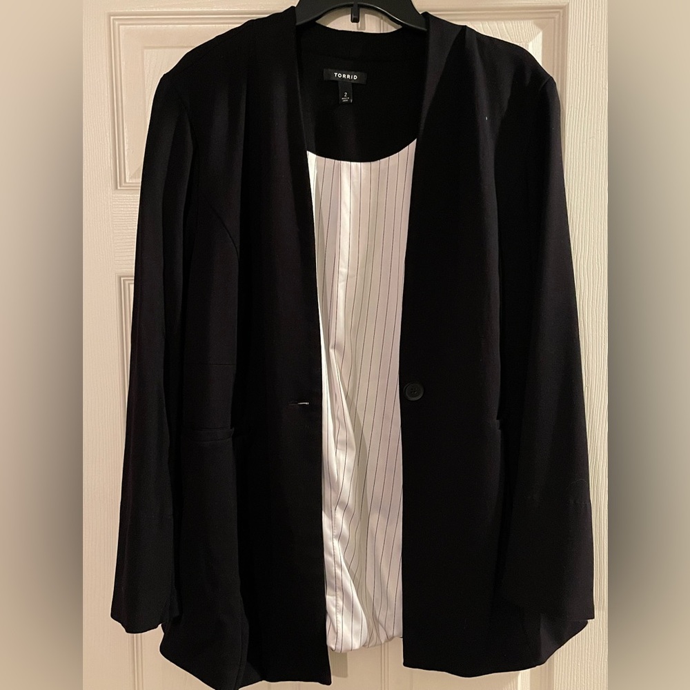 Torrid Size 2 Black Blazer Jacket